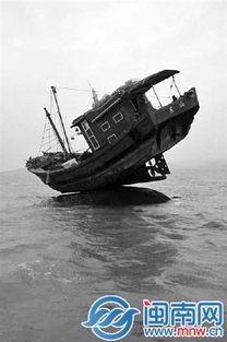 网友爆料渔船视频在线观看,渔船惊险瞬间，海上求生实况视频引关注  第3张